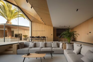 A renovation project in Alicante, Spain [2400 x 1601]