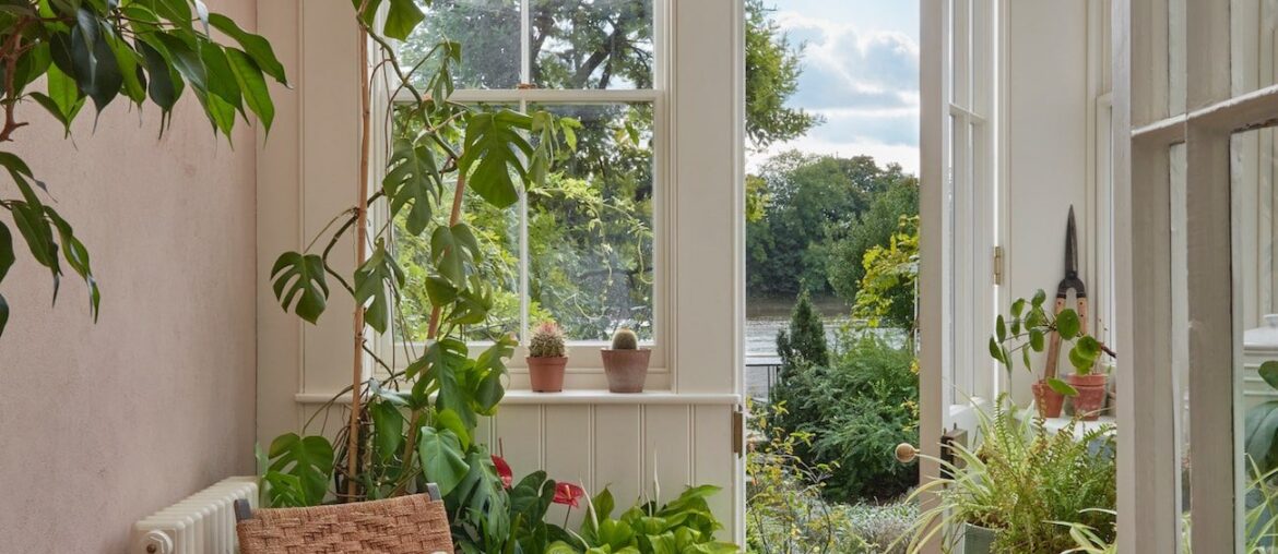 Garden room in a Georgian townhouse by the Thames, Hammersmith, West London, UK [1300x1625]
