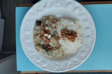 Curry vert d'aubergines à la thai