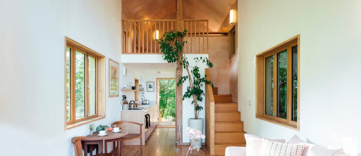 Main floor of the "Drover' Bough" Treehouse in Lower Maescoed, Herefordshire [2500 × 1475]
