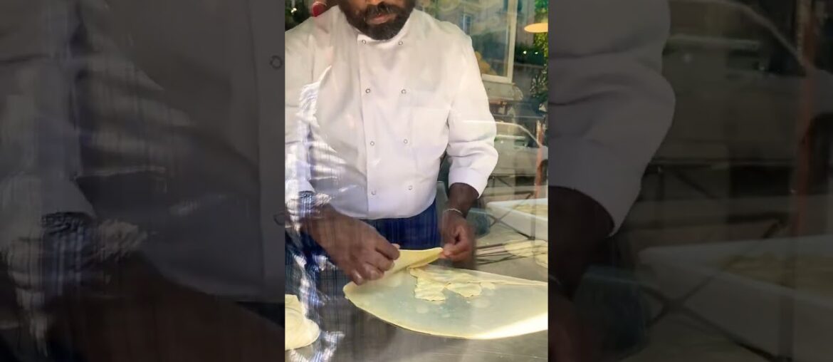 Paris little India | wow look at he’s making it Paris Indian food 2022