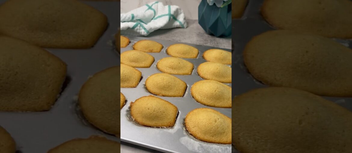 Easy and delicious French madeleines #recipe #baking #french #madeleine #youtubeshorts #youtube #fyp