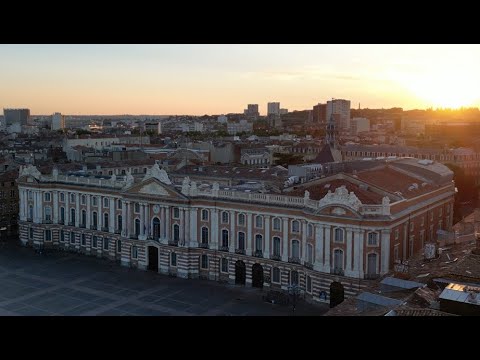 Toulouse, France. An Aerial Video From Above. (Mach10 Studios) Toulouse, France. An Aerial Video From Above. (Mach10 Studios)