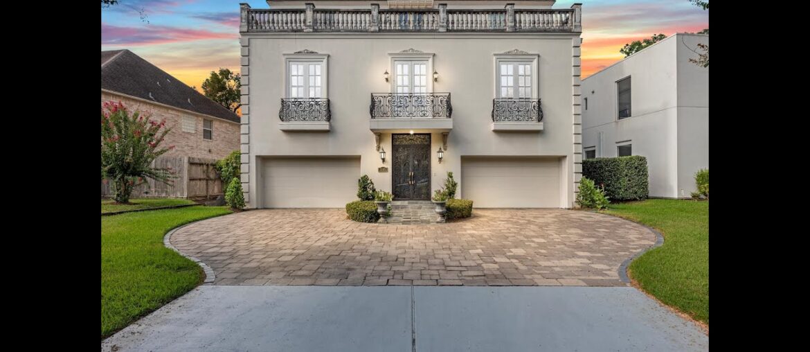 French Regency Home Inspired by Urban Architecture of London and Paris French Regency Home Inspired by Urban Architecture of London and Paris