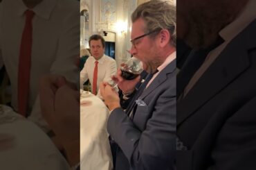 Expert sommelier technique
