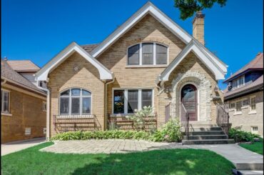 2457 Lefeber Ave, Wauwatosa, WI