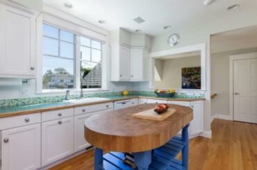 377 Carpenter Drive, South Kingstown, RI 02879