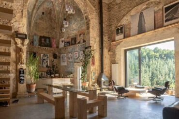 An abandoned 16th-century Church renovation in Northern Spain [700x709]