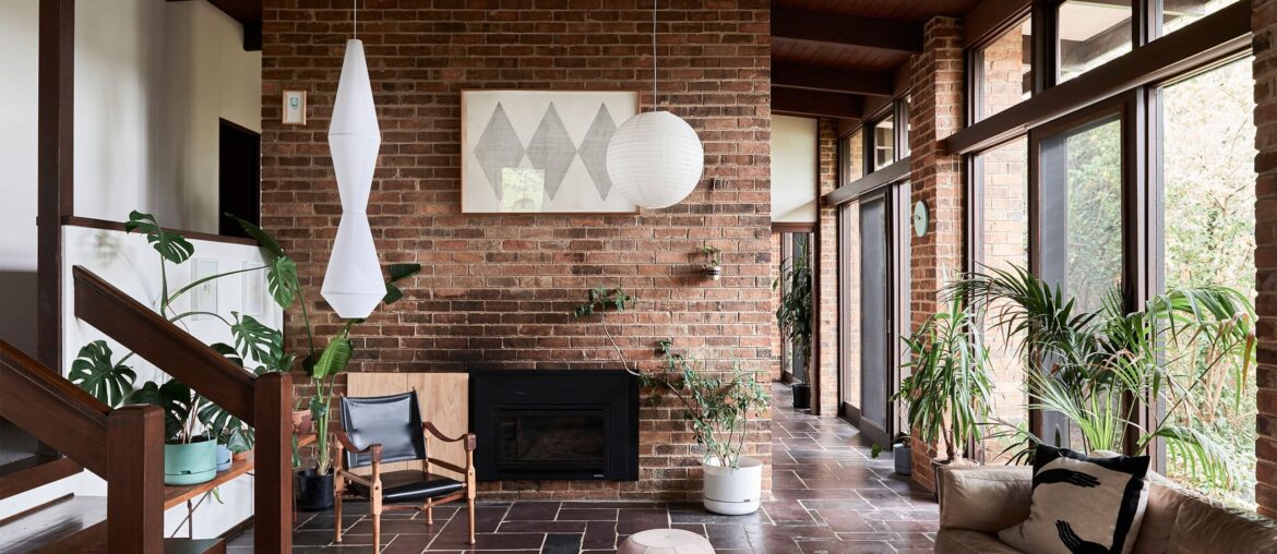 1966 mid-century home full of natural light in Fitzroy, Melbourne, Victoria, Australia [2600x1460]