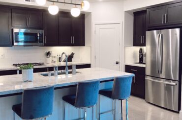 So fresh and so clean. 🙌🏼 We installed the island light recently and still have some improvements to go, but we’re enjoying our builder-grade kitchen for now.