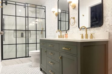 Newly renovated bathroom of a foreclosure. Long Island, NY [4032 x 3024]