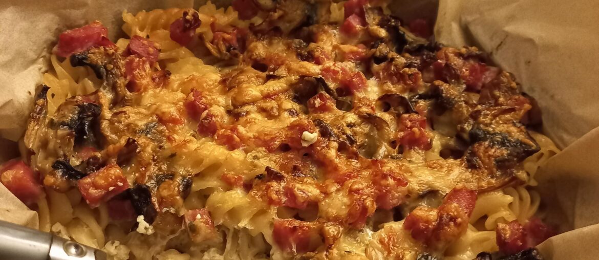 Gratin de torsades aux champignons et dés de jambon