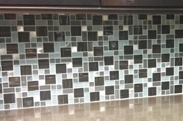 Question, can anyone name and tell me where to buy this backsplash tile?