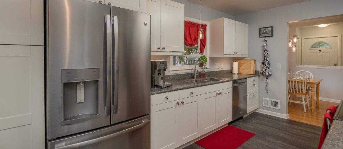 My recently renovated 1954 galley-style kitchen! [MIC]