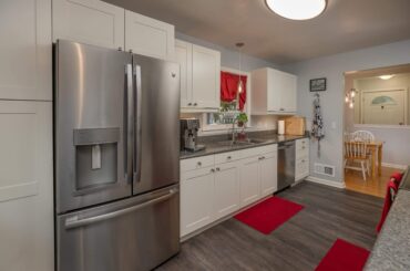 My recently renovated 1954 galley-style kitchen! [MIC]