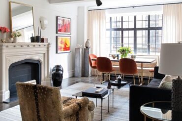 Living Room in a Prewar Apartment in Gramercy Park, New York. Designed by: Bennett Leifer. [1405x1405].