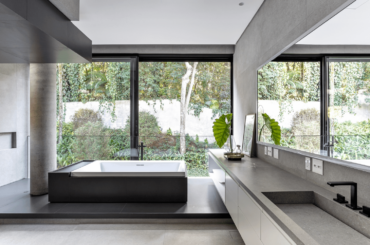 Rainforest compound bathroom. MF House • São Paulo, Brazil [1500 x 1000px]