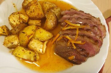 Pommes de terres et céleri pomme au four, magret de canard, sauce bigarade