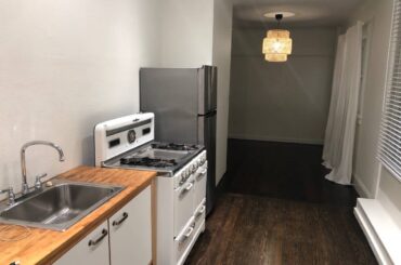 What's the make and model of this oven?