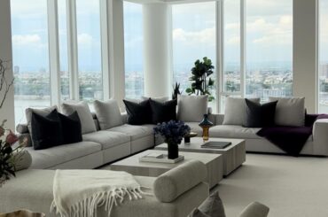 NYC penthouse overlooking the Hudson. 1284x1236