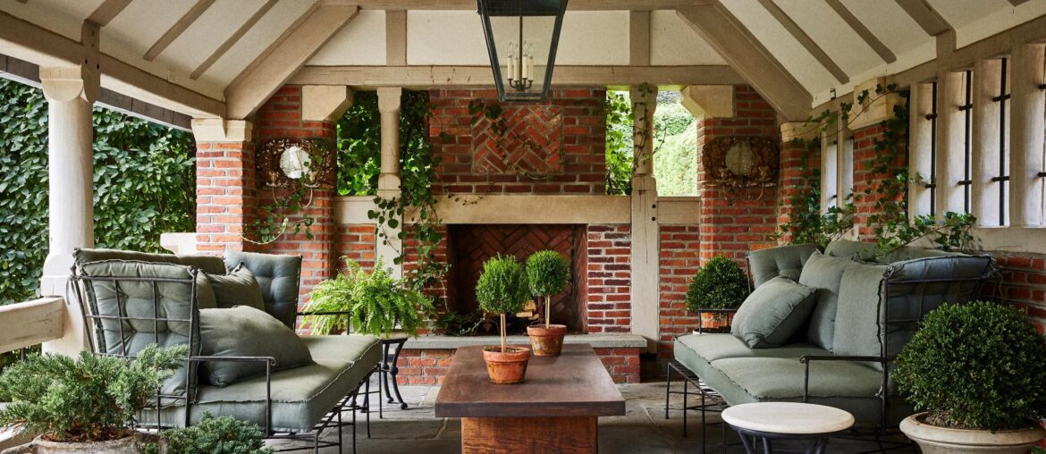 Outdoor space in a Greenwich house [2580x1720]