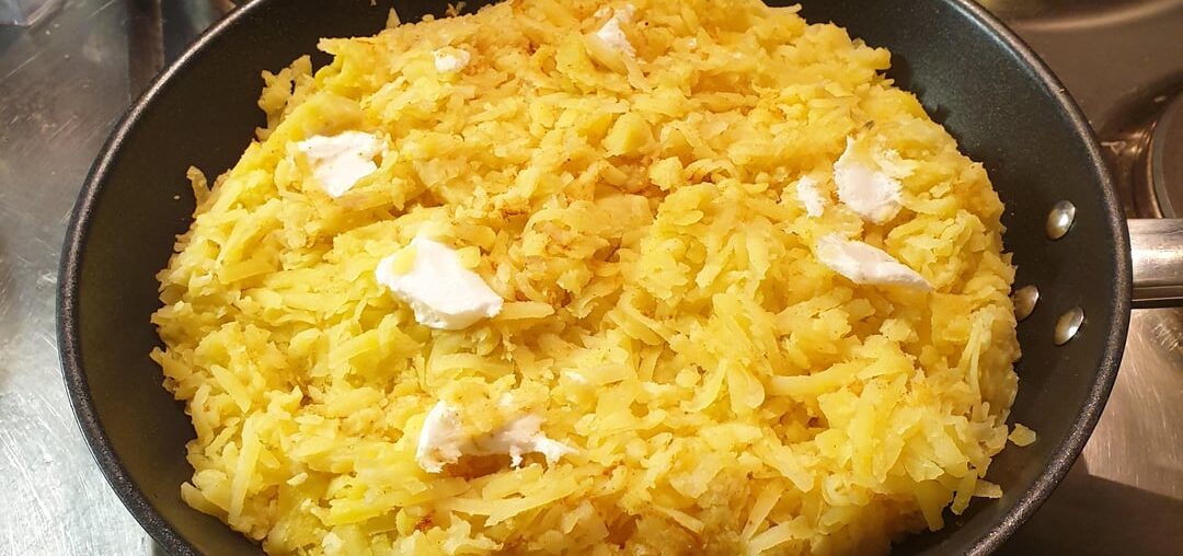 Roesti, boudin et compote de pomme