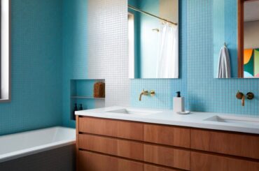 Blue bathroom in a Santa Cruz beach house [900X1200]
