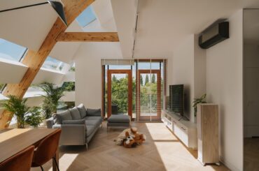 Living room in an apartment, Wroclaw, Poland [1920x1080]