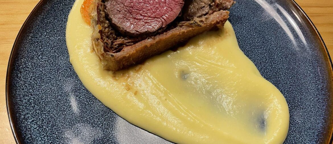 Boeuf wellington, purée à la Robuchon, carottes Vichy pour Noël (avec un bon Santenay)