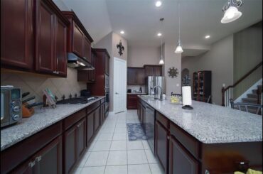 What do I do with this ? Sink not centered on island is going to drive me nutz