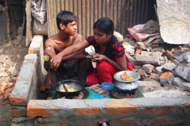 Alleyway kitchen in Dhaka, India