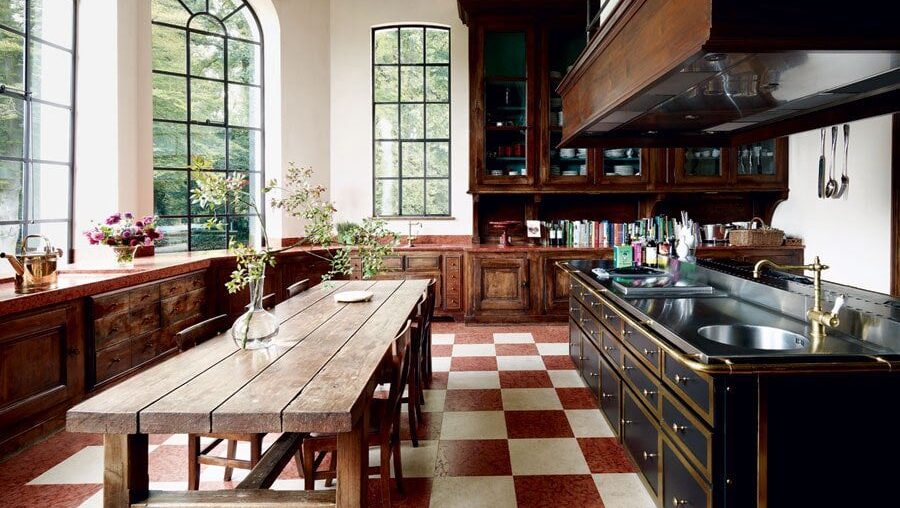 Spacious country kitchen of a Belgian château [900x600]