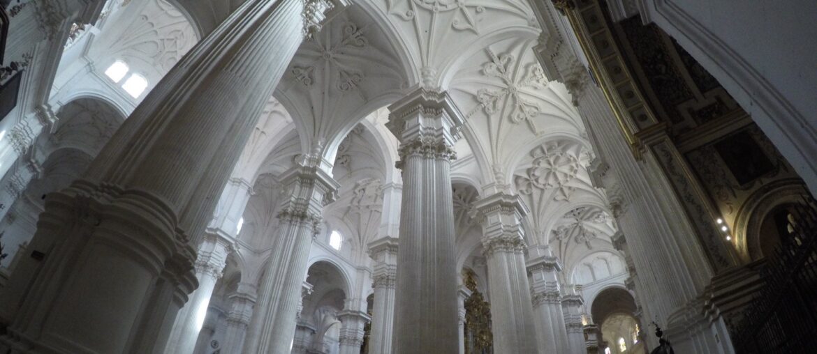 Cathedral in Grenada, Spain [4000x3000]