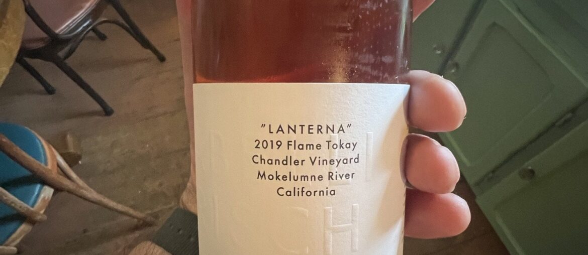 Today’s lunch wine: 2019 Sabelli-Frisch “Lanterna” flame tokai