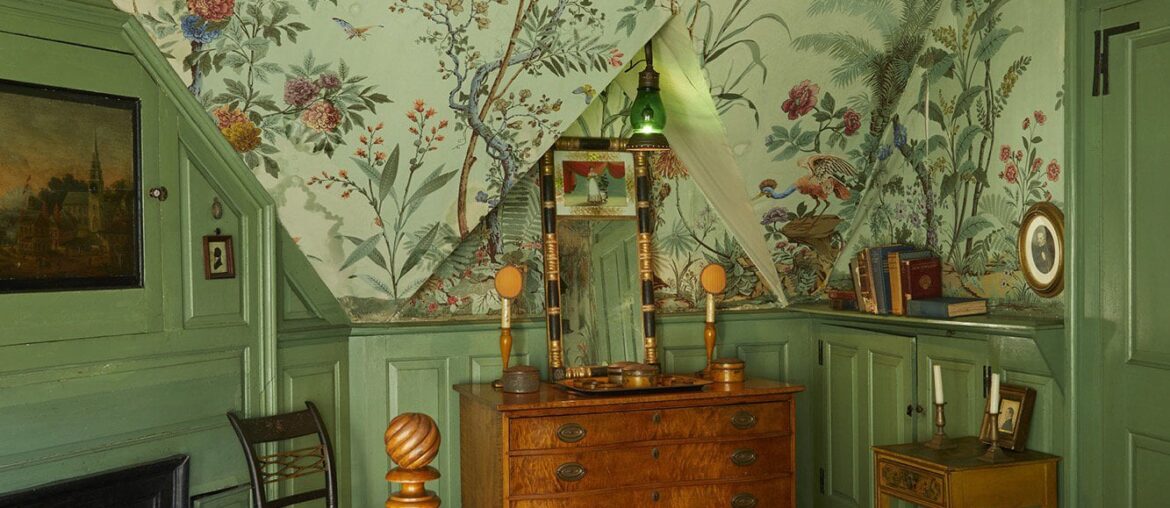 Bedroom by late American designer Henry Davis Sleeper. Now a National Historic Landmark, the house, Beaumont, is perched on a rock ledge overlooking Gloucester Harbor, in Massachusetts. [1055 X 1000]