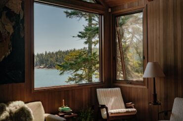 Renovated 1960s cabin on an island, Vinalhaven, Knox County, Maine [1334x2000]