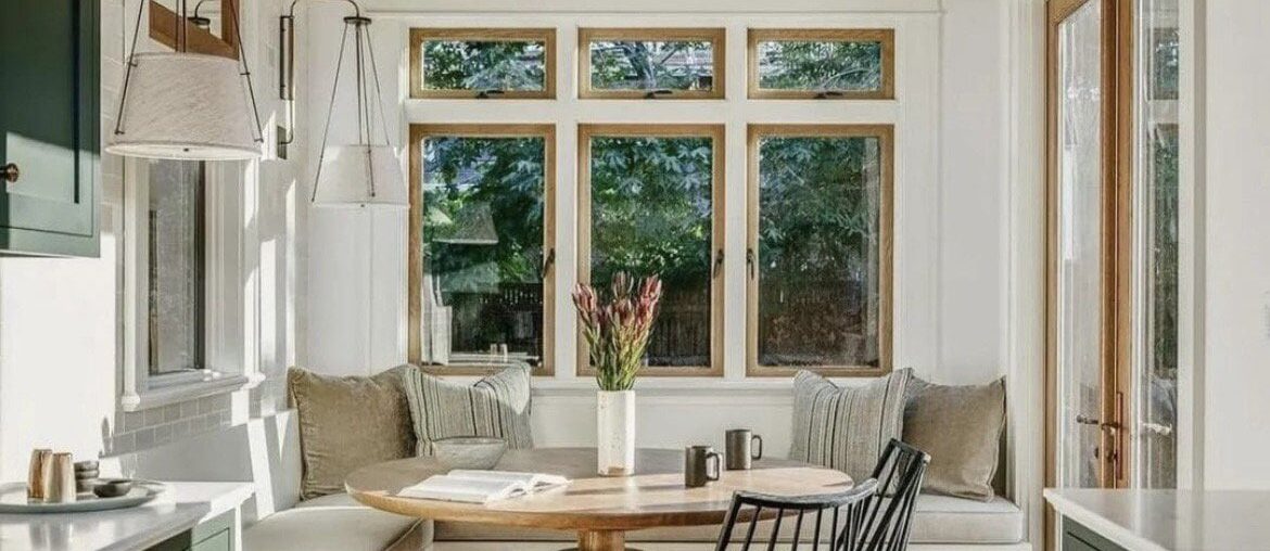 Light-filled dining area [1770X1401]