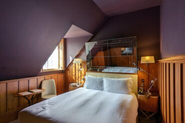 Room in the Great Northern Hotel, London [4032x2034]