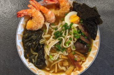 Ramen et gambas frits