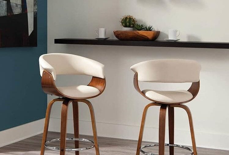 Do you have bar stools in your kitchen ? I'm trying to settle an argument with my wife