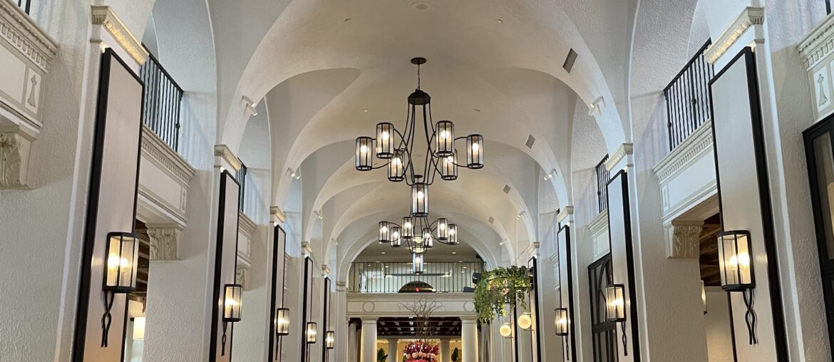 The lobby of the Vinoy Hotel in St. Petersburg, Florida. (OC) [3024X4032]