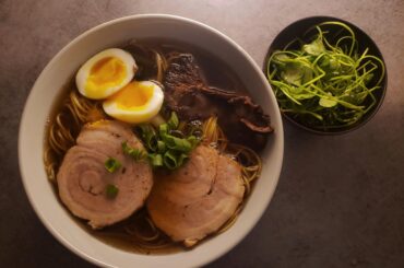 Shoyu ramen et sa petite salade de pourpier au ponzu-mayonnaise