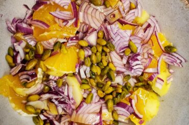 Salade d'hiver oranges pomme de terres aux pistaches