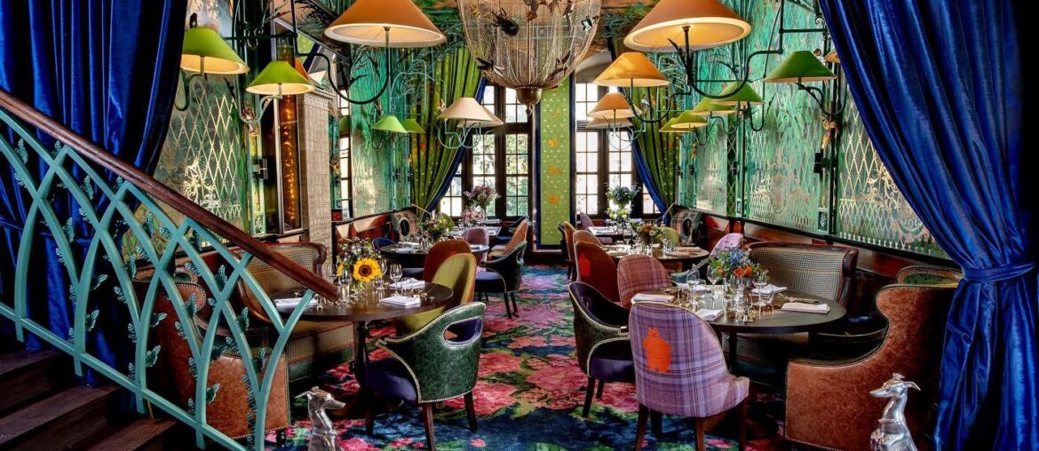 Restaurant in Kraków, Poland. [1413x942]