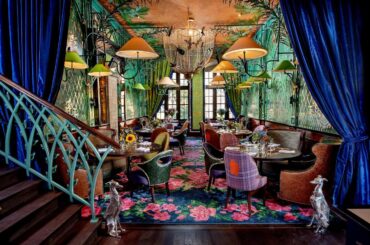 Restaurant in Kraków, Poland. [1413x942]