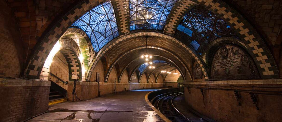 City Hall Station - a decommissioned terminal in the NYC subway system [1220 x 800]