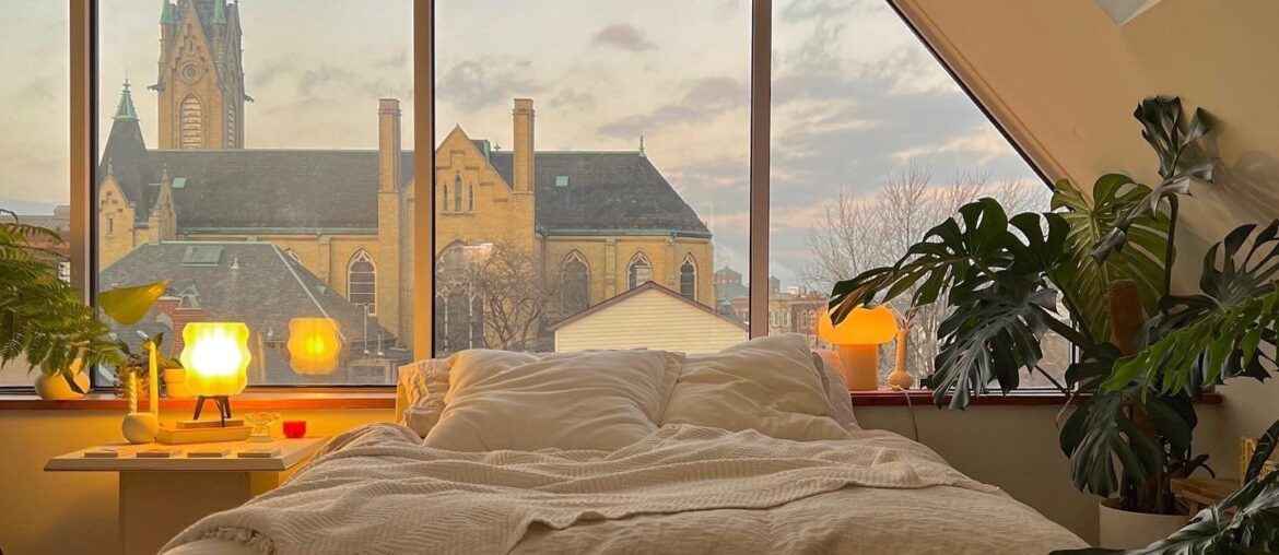 Attic bedroom with a view, Bridgeport, South Side, Chicago [1440x1800]