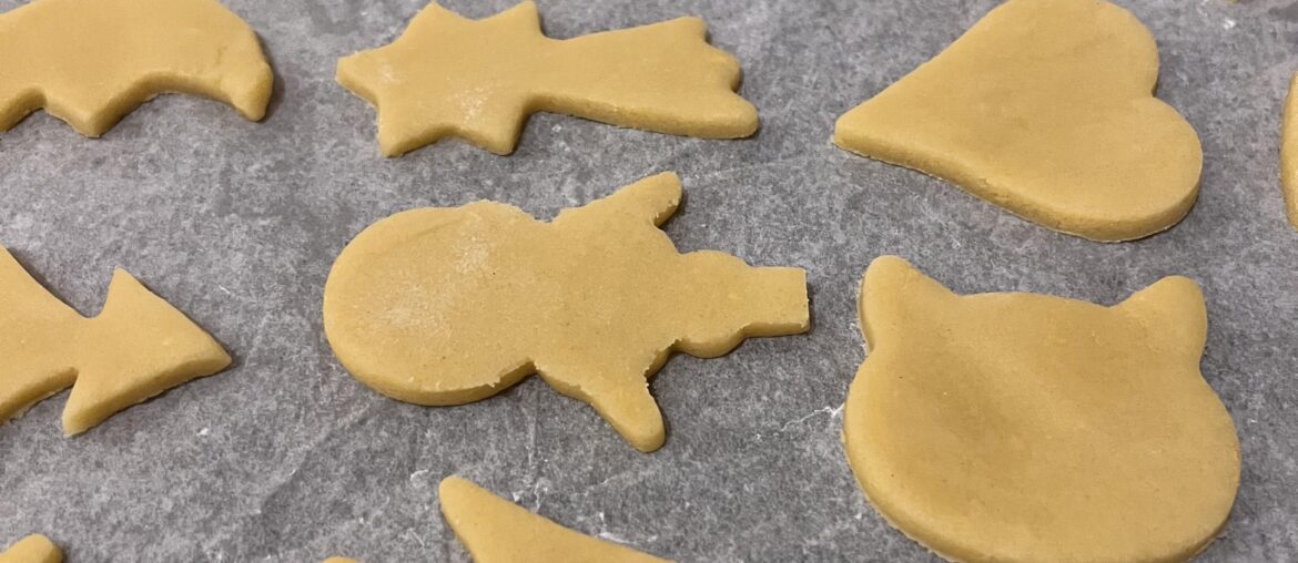 Petits biscuits de noël La ce sont des butterbredele ou sablés au beurre