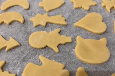 Petits biscuits de noël La ce sont des butterbredele ou sablés au beurre