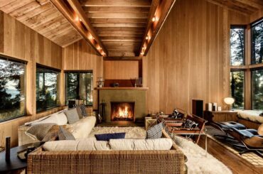 Living area. House in California. [1000x650].